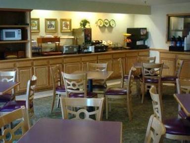 Country & By Radisson, East, Ky Hotel 3*